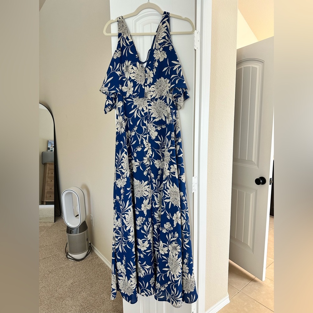 Dress - Picture 3 of 3